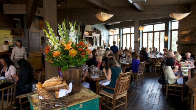 Canada Calgary Prince's Island Park + Heritage Park one-day tour - Door-to-door pickup and drop-off