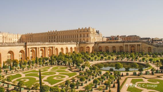 Palace of Versailles Skip-the-Line Guided Tour (Admission Tickets Included)