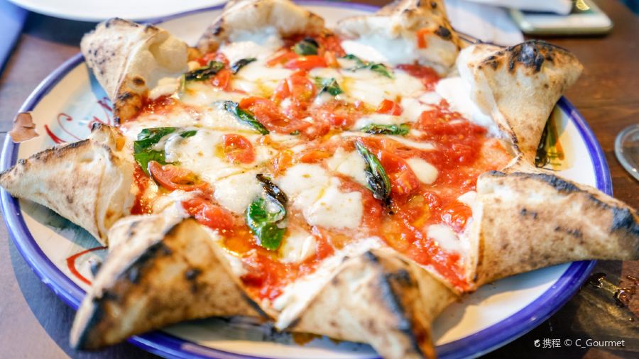 Pizzeria da Peppe Napoli Sta’ Ca”