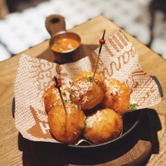 Bourbon Cookhouse 여행 사진