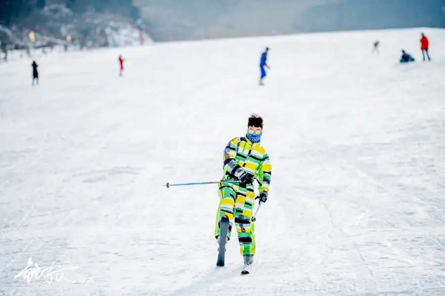 麥積山滑雪場