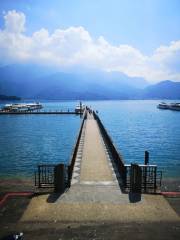 Yidashao Lakeside Trail