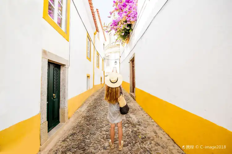 Évora