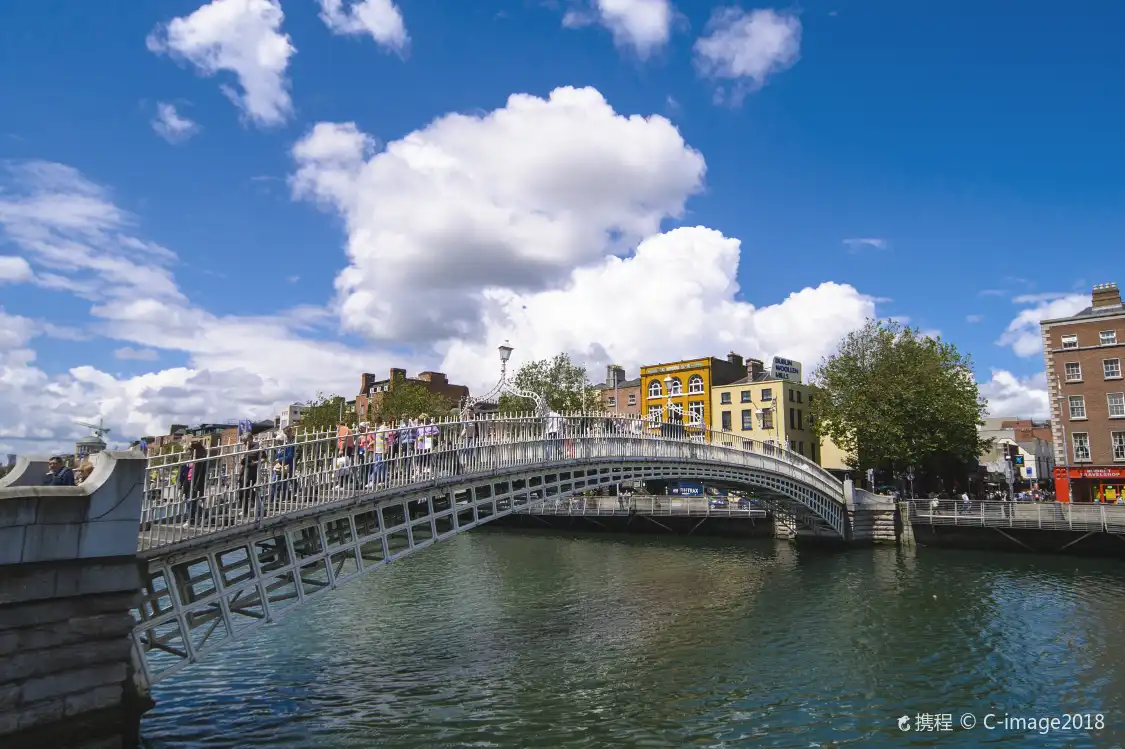 Hotels near Ha'penny Bridge