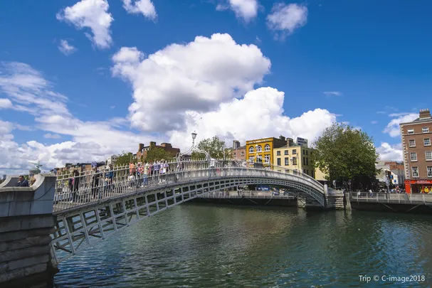 1_Ha'penny Bridge