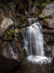 Lost River Gorge & Boulder Caves