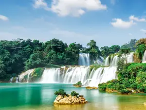 Zangbu Badong Waterfall Group