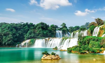 Zangbu Badong Waterfall Group
