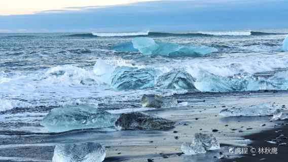 Iceland Diamond Beach + Glacier Lagoon + Seljalandsfoss + Vik one-day tour