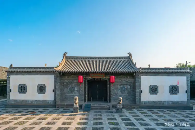 Hotels near Liangsicheng Memorial Hall