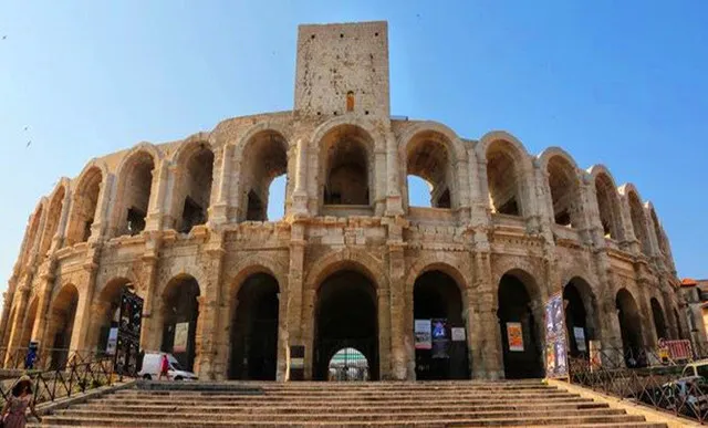 In Arles, Provence, Meet Van Gogh's Sunflowers and Starry Night