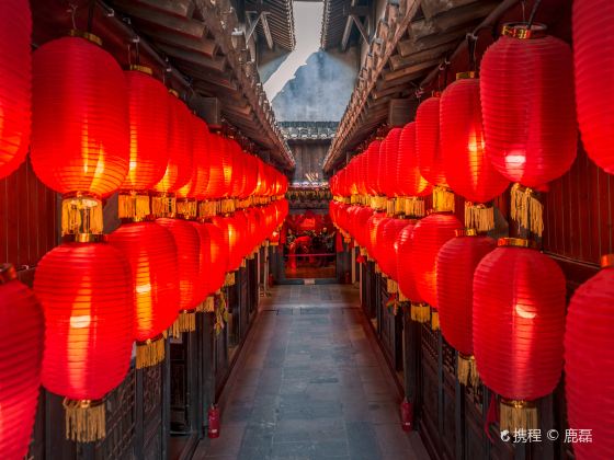 Longchang Temple