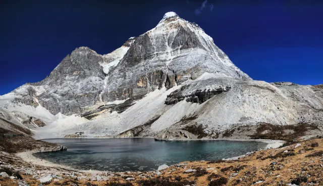 Daocheng Yading: 7 Beautiful Scene and Snowy Plateau