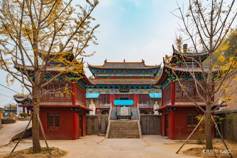 Yue Mountain Temple Sceneic Area