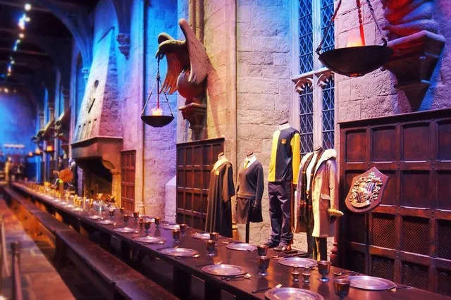 Must-Visit Places for Fans of British TV Series. 9 Classic Photography Sites that Will Transport You Into a TV Series!