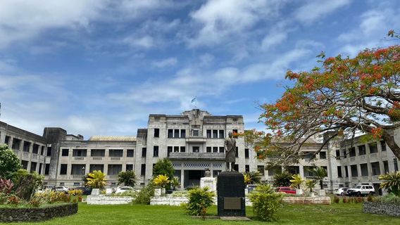 Barefoot Manta Island Resort