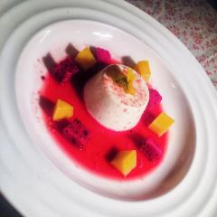 Le Petite Fontaine User Photo