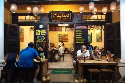 Com Linh - Vietnamese Restaurant