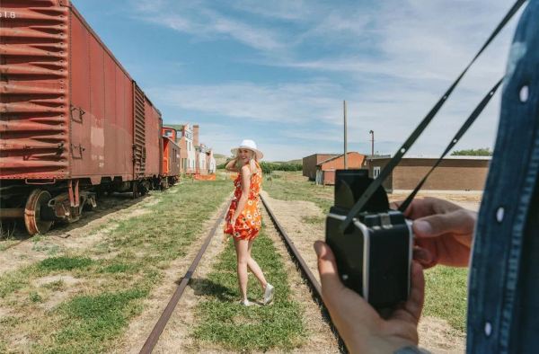 Bangkok to Medicine Hat flight