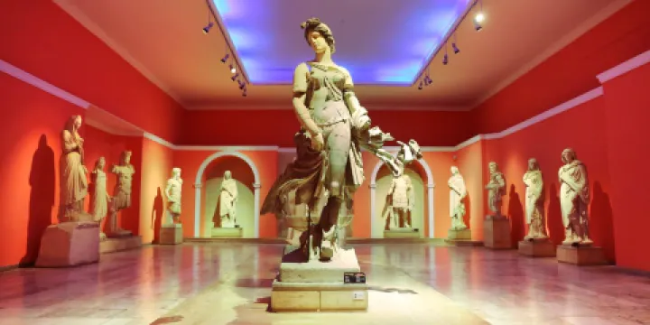 安塔利亞博物館