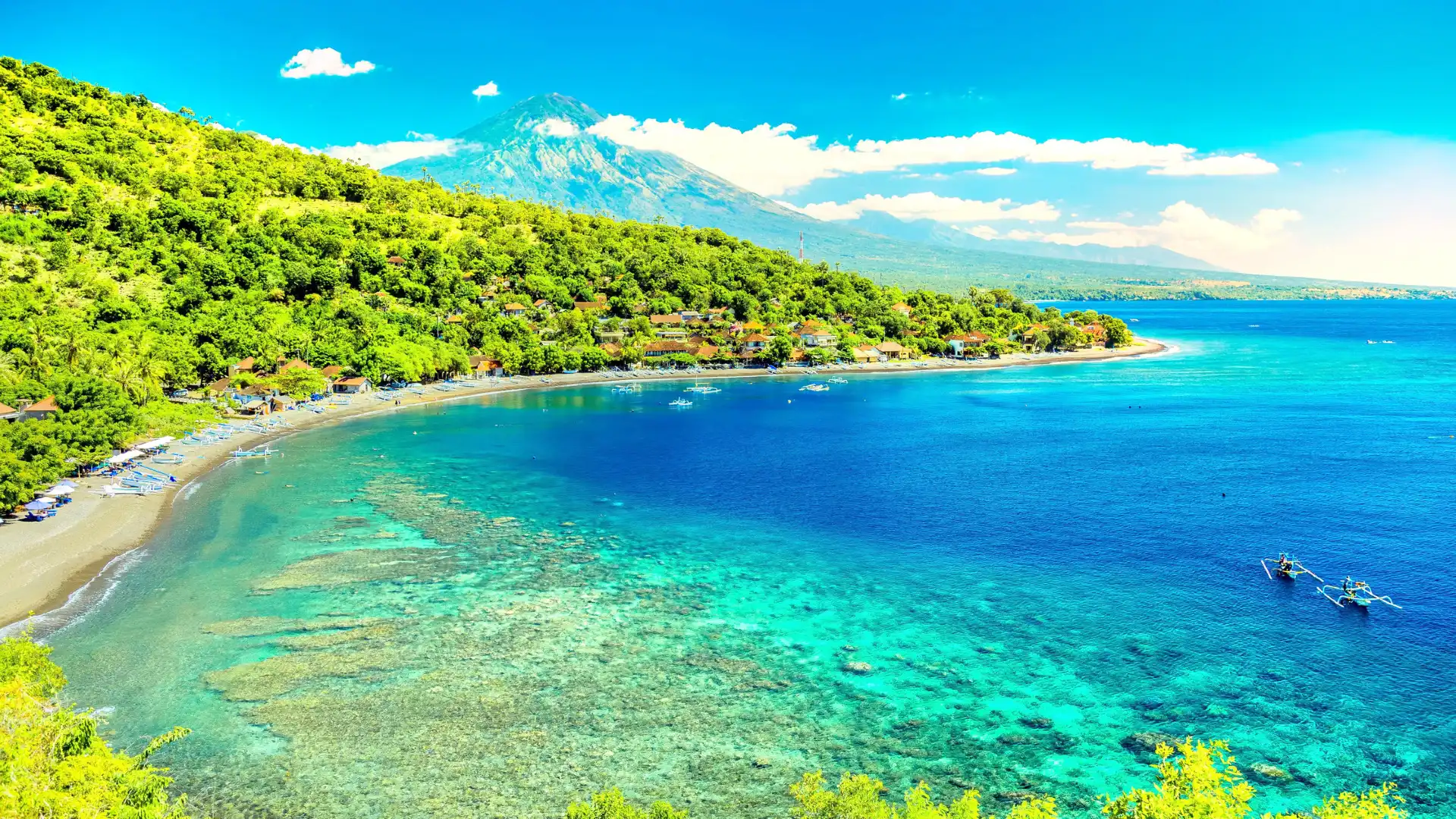 Hotels near Amed Beach