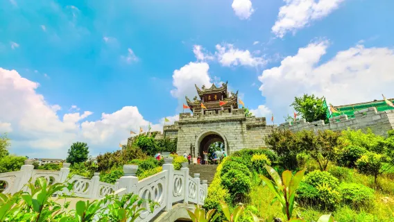 Quý Dương 1 Ngày Nổi bật: Công viên Kiềm Linh Sơn + Cổ trấn Thanh Nham