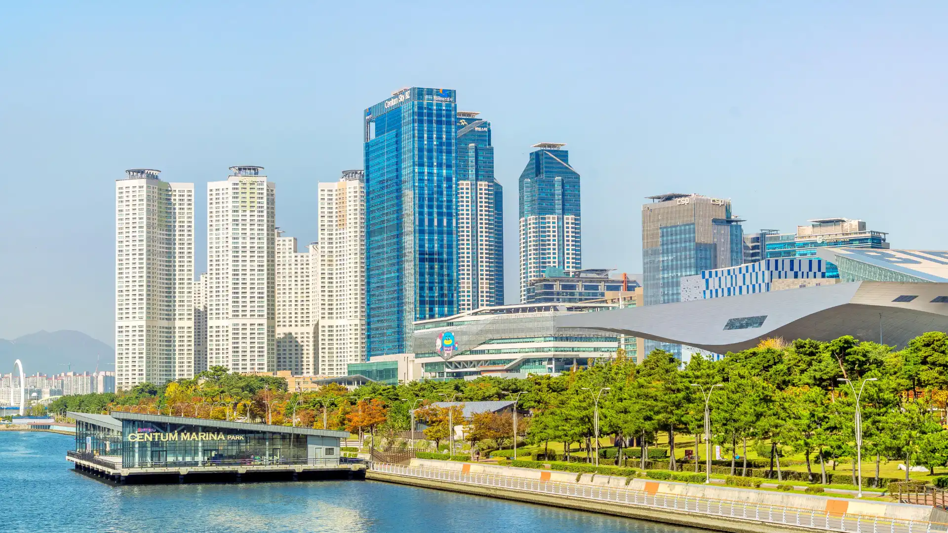 Hotels near APEC Naru Park