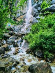 Kadinggou Tianfo Waterfall