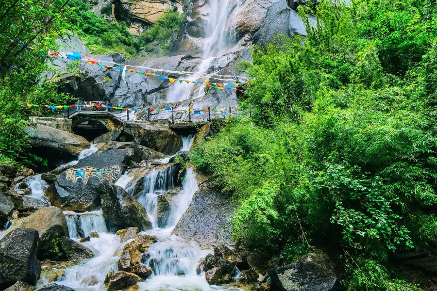 Kadinggou Tianfo Waterfall