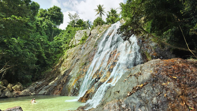 Na Mueang Waterfall 2
