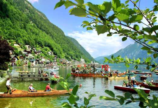 1-day tour to Hallstatt + Fortress Hohensalzburg + Salzburg Old Town in Austria