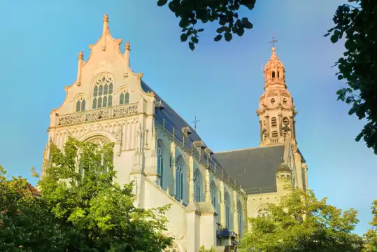 Hotels near St Paul's Church