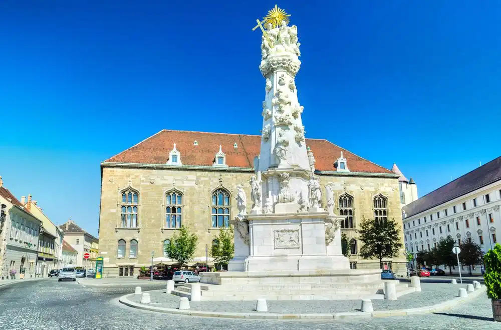 Hotels near Szentharomsag ter