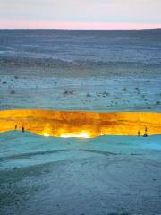 "Door to Hell （地獄の扉）" ガス鉱床