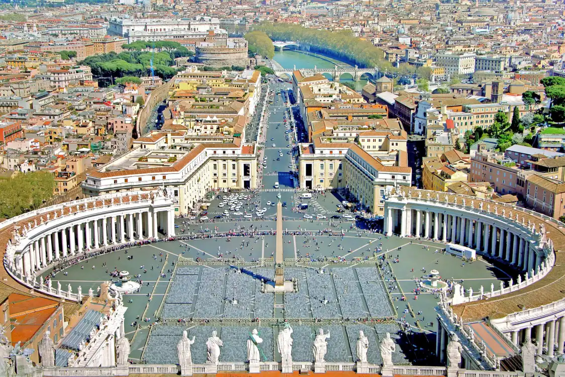 Hotels near St. Peter's Square