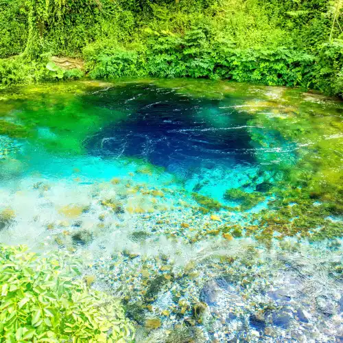 藍眼睛泉