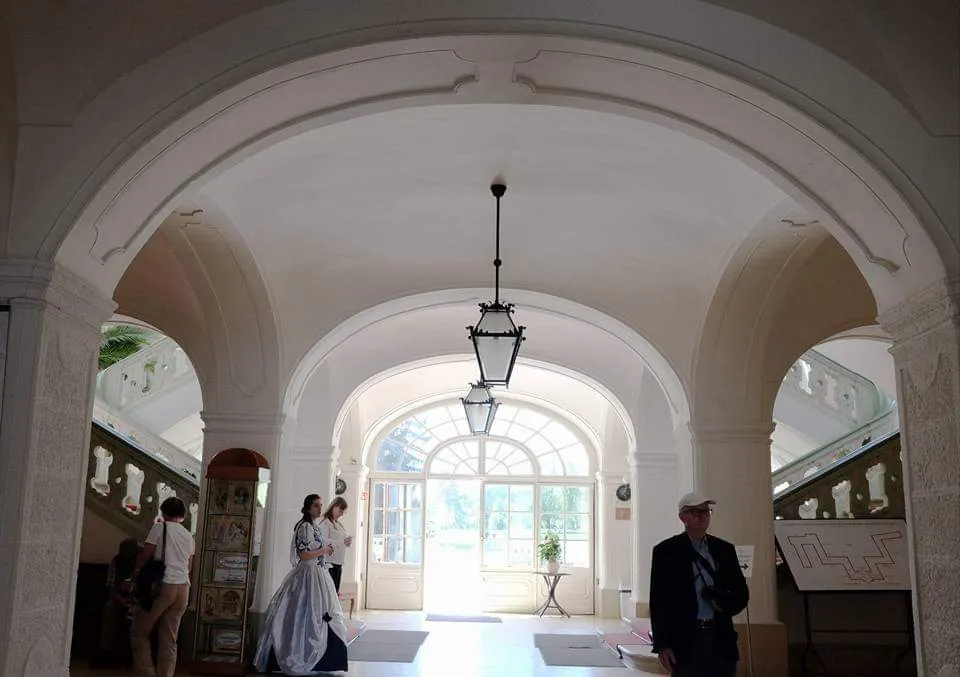 We were rewarded with beautifully view of hallway, room and communal facilities by entering to inside the #gödöllőpalace in #pest county, central #hungary.

#inspiration
#happynewyear