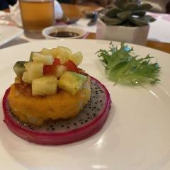 Laoyejiudianyuntianzizhucanting User Photo