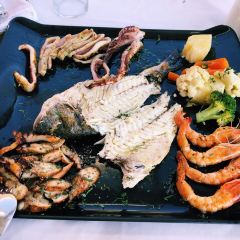 Ammoudi Fish Tavern ảnh của người dùng