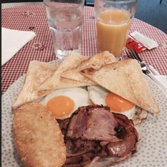 Le Cafe De Paris User Photo
