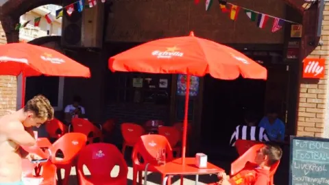 Los Arcos Restaurant in คอมเมิร์ซ