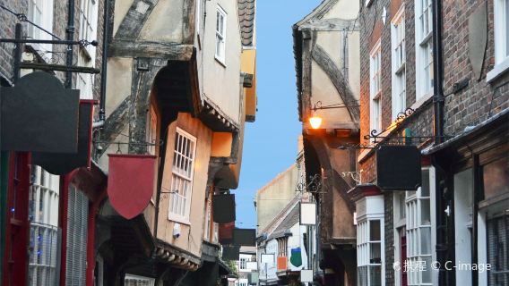York Minster, York Shambles, The World of Peter Rabbit, and Windermere one-day tour