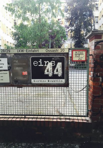 Eins44