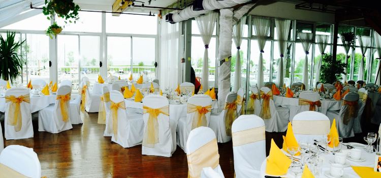 Bluffers Restaurant & Event Centre