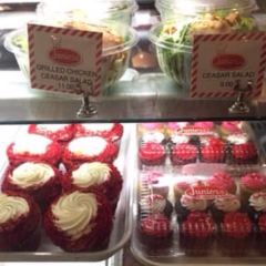 Junior's Restaurant & Bakery User Photo