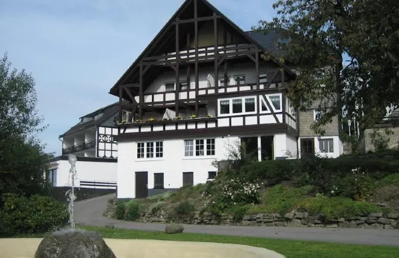 奧託弗利恩沃農旅館