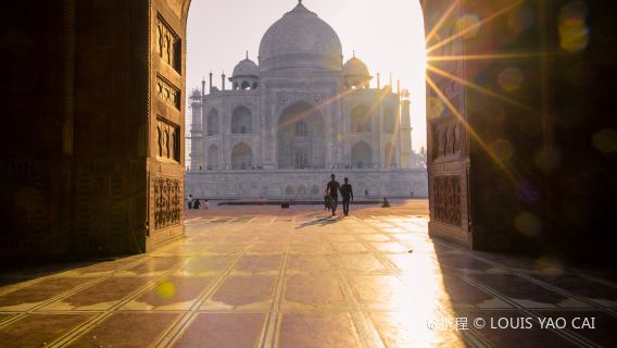 Taj Mahal Sunrise Tour from Delhi - Skip The Line: Tour with Guide Only