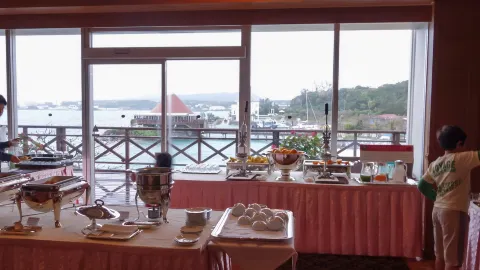 Four Seasons Restaurant in 온나