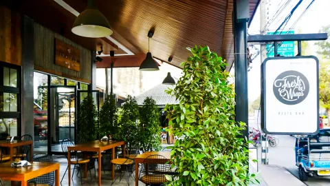 Fresh&Wraps Restobar in Chiang Mai