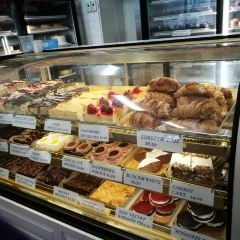 Mike's Pastry User Photo